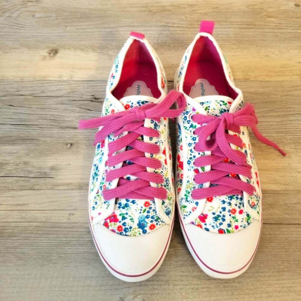 Moshulu Floral Canvas Lace-Up Sneakers
